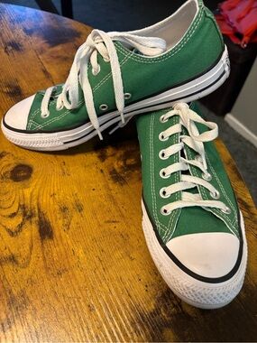 Green Canvas Low-Top Sneakers - Women